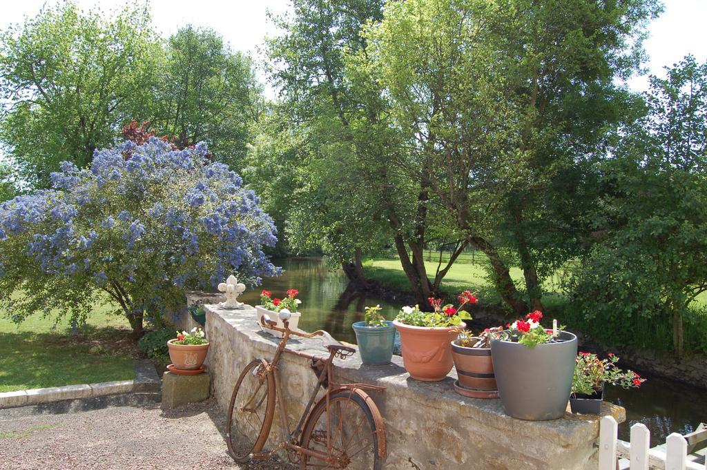 Vignoux-sur-Barangeon Le Moulin Neuf Bed & Breakfast エクステリア 写真